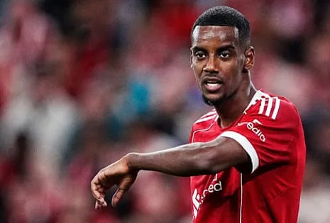 Alexander Isak's First Appearance Delivers Star Power Amid Evident Rust